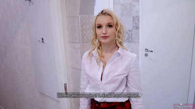 O le teineititi kolisi talavou ua kopi lana uo tama ma lana uo | POV ma cum i totonu o lana pu!